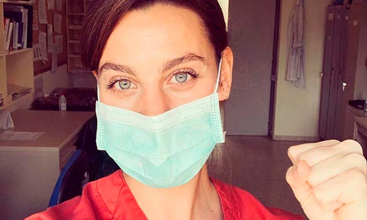 Una actriz de “La Casa de Papel” es enfermera y atiende pacientes con coronavirus en un hospital de Madrid