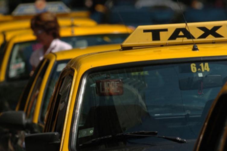 La difìcil situación de los taxistas en la cuarentena