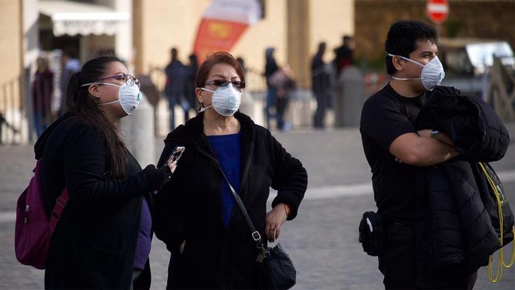 Italia registró menos de 700 muertos por primera vez desde el 26 de marzo