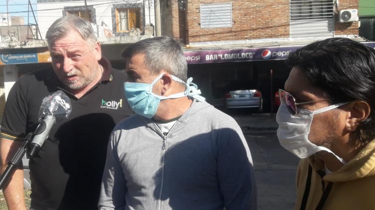 Taxistas se movilizan en reclamo de ayuda económica