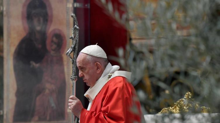 Coronavirus: el papa Francisco pidió que se priorice la vida y no el dinero