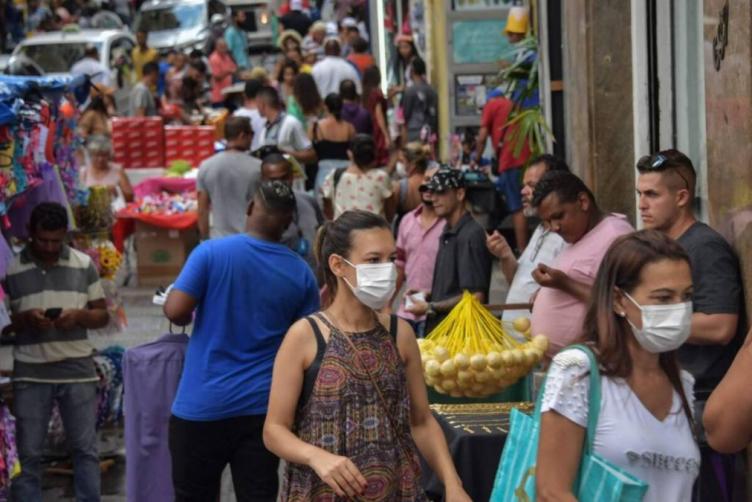 Brasil reportó otras 449 muertes y suma casi 5.500 fallecidos por coronavirus