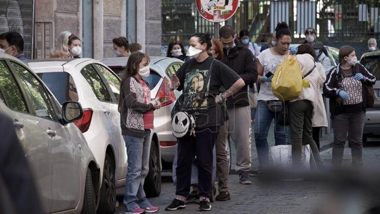 Con drones de control y horarios más amplios, Roma se prepara para aliviar la cuarentena