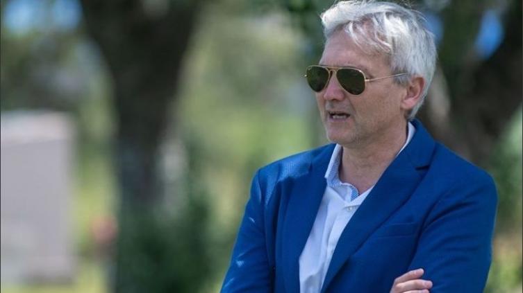 Carloni: “La prioridad la tiene Cocca; si no, no descarto un DT del club”