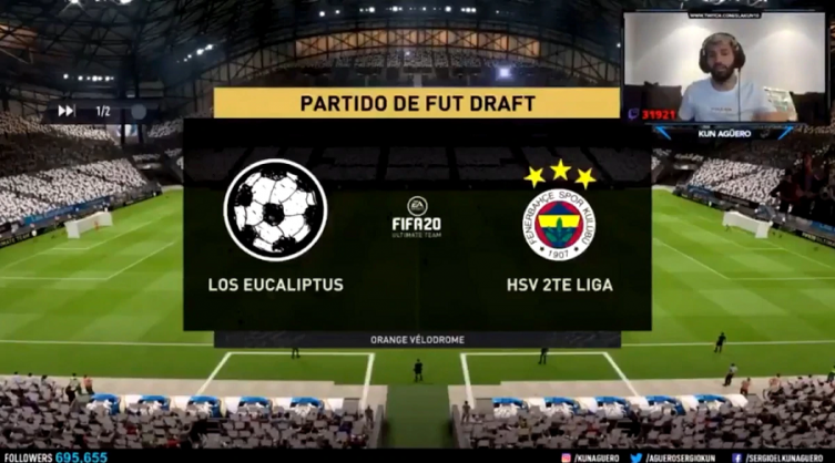 El divertido cruce entre Agüero y Messi en una transmisión en vivo de PlayStation
