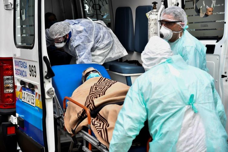Suman 382 los fallecidos y 8.371 los contagiados por coronavirus en Argentina