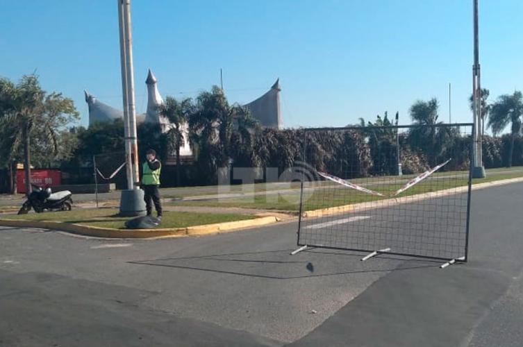 La Costanera Este quedó vallada para que no circulen autos