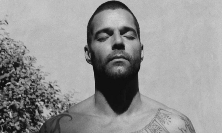 Ricky Martin lanzó por sorpresa 