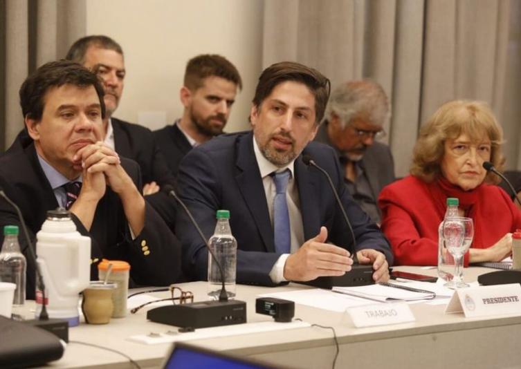 Analizan la apertura de aulas en ciertas provincias