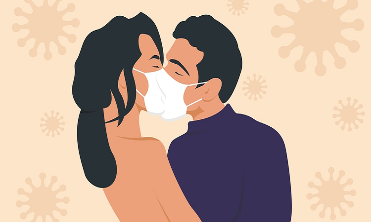Sexo con barbijo: la extraña recomendación de médicos de Harvard