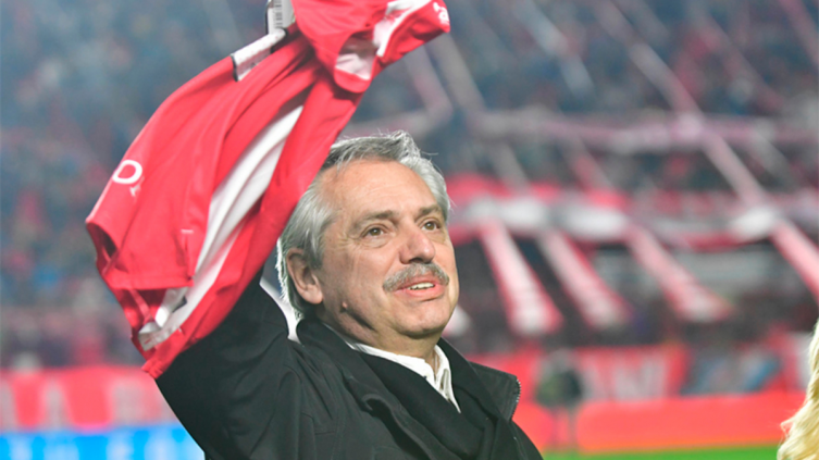 Fernández sostuvo que “sería una locura” volver a jugar al fútbol con público