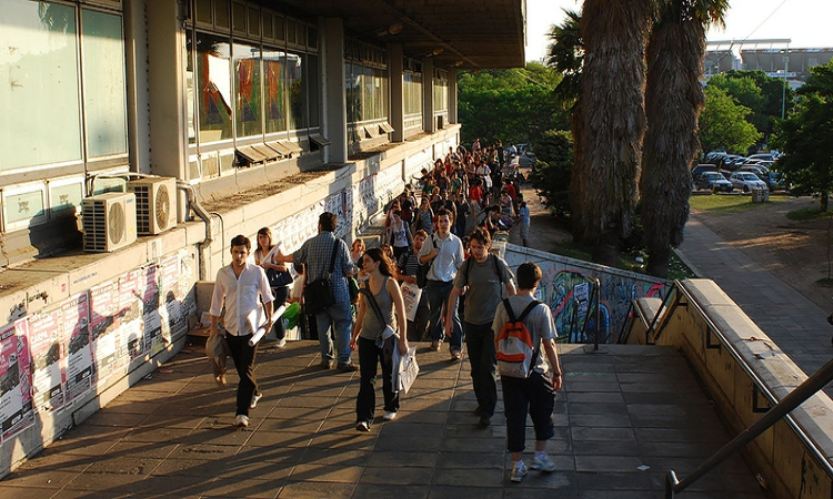 1 de cada 5 estudiantes cambia de carrera tras el primer año: ¿los ciclos comunes son la solución?