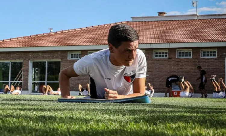 Fernando Zuqui entre quedarse en Colón y volver a Estudiantes
