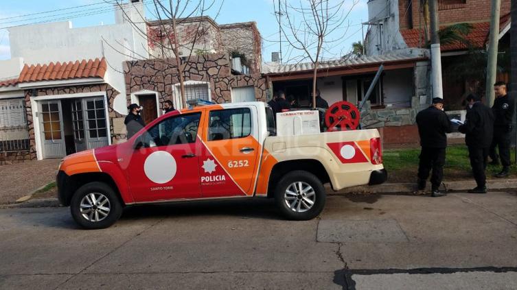 Encontraron a un anciano carbonizado dentro de su casa