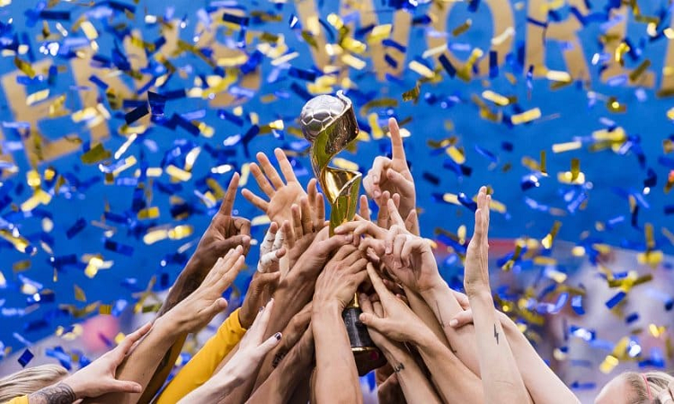 Infantino propone un Mundial de fútbol femenino cada dos años