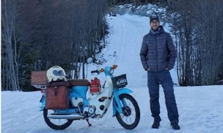 Un santafesino quiere unir Ushuaia con Alaska en una Econo C90
