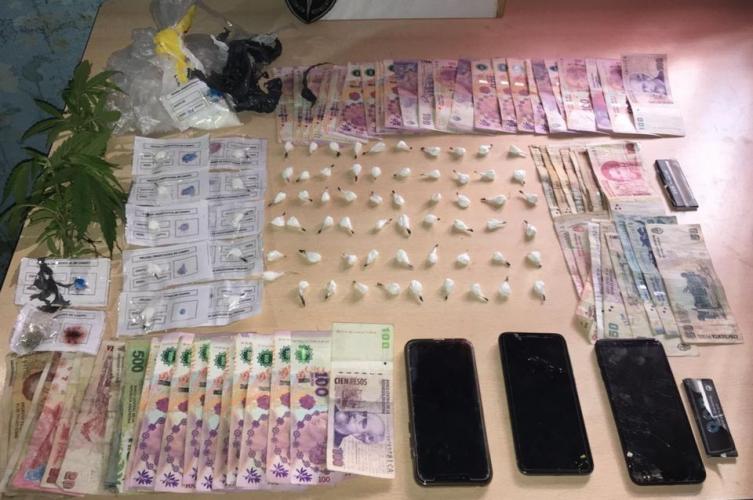Desbaratan 3 bunkers de droga en Laguna Paiva