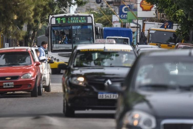 La Municipalidad extendió las licencias de taxis y remises	