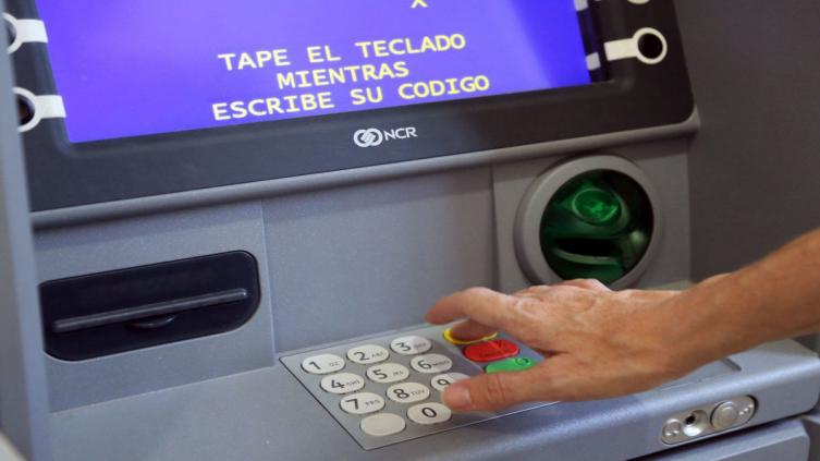 La provincia dará un bono de 3 mil pesos a los estatales