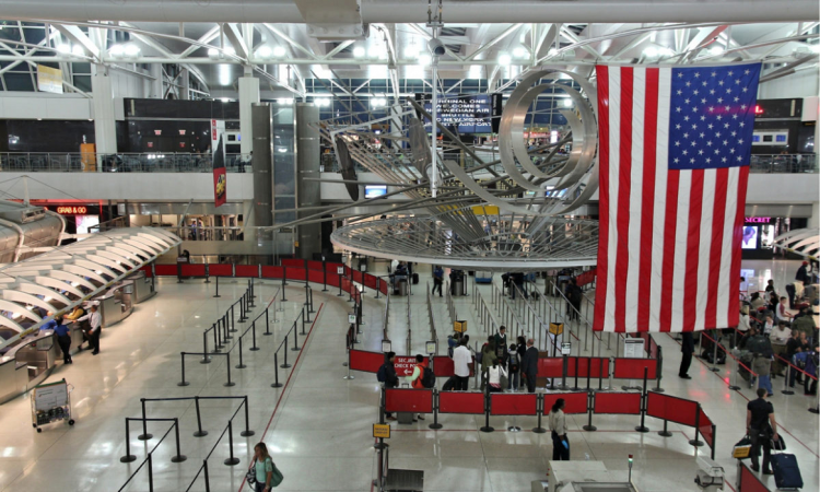 Estados Unidos elevó la alerta para la Argentina y recomendó no viajar al país
