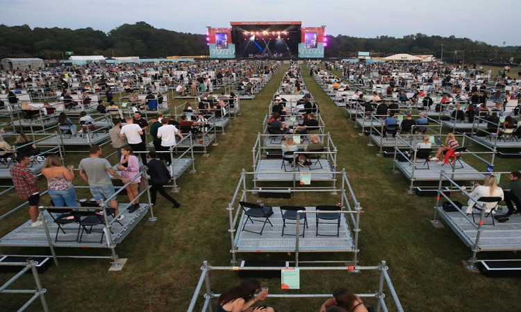Covid-19: Así fue el nuevo concierto con distanciamiento social en Inglaterra