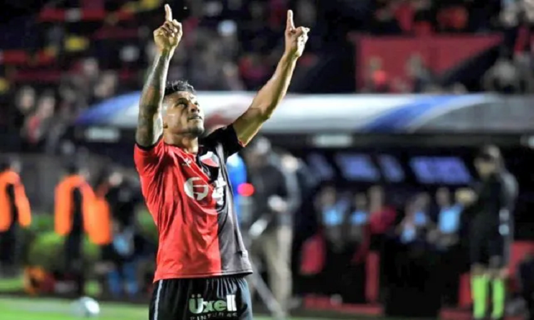 Colón extendió el contrato con Wilson Morelo