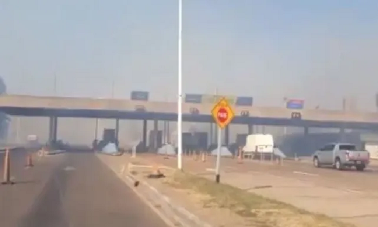 Hay humo de los incendios en el acceso al Túnel Subfluvial y alternan el tránsito