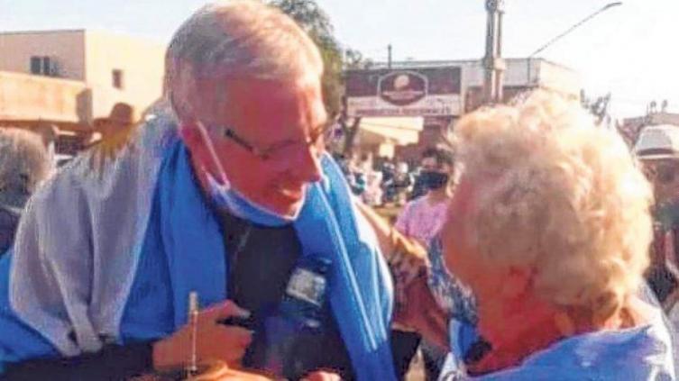 Scarpín contagió a cuatro integrantes de su familia