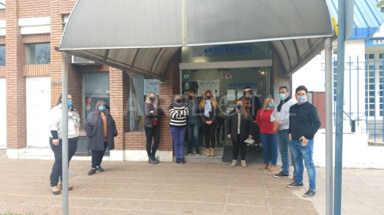 Cierra una clínica y los trabajadores reclaman la indemnización