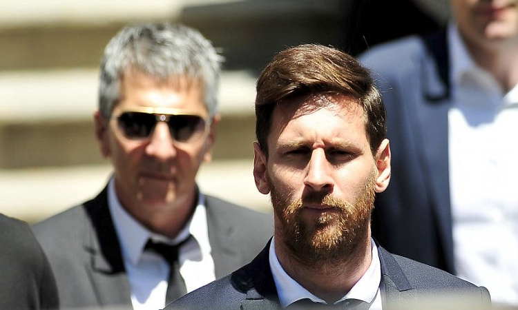 ¿Cuál es el objetivo del viaje de Jorge Messi a Barcelona?