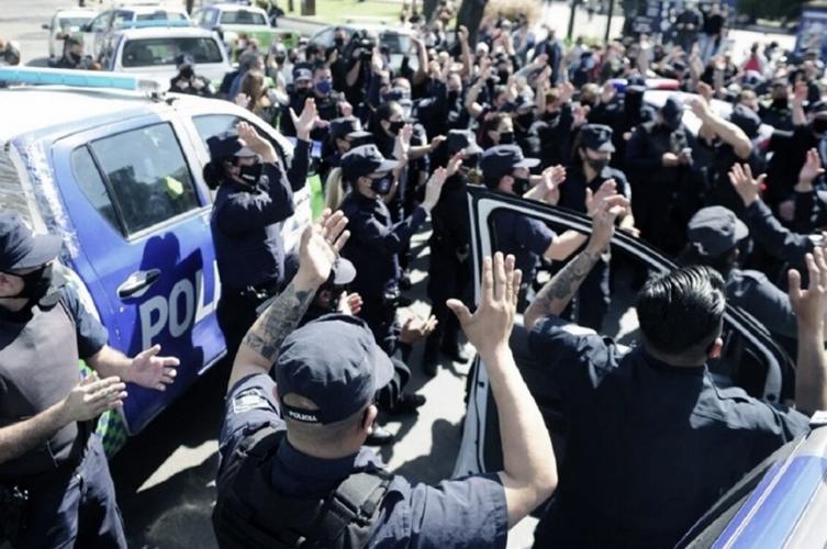 Siguen las protestas de policías en Buenos Aires