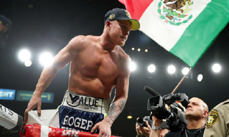 Canelo demanda a De la Hoya por incumplir su contrato de 365 millones