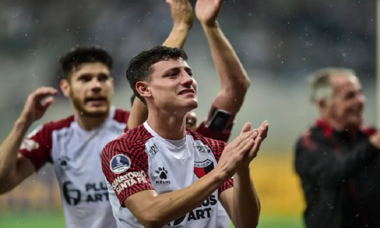 Hay una chance para que Chancalay renueve su contrato en Colón
