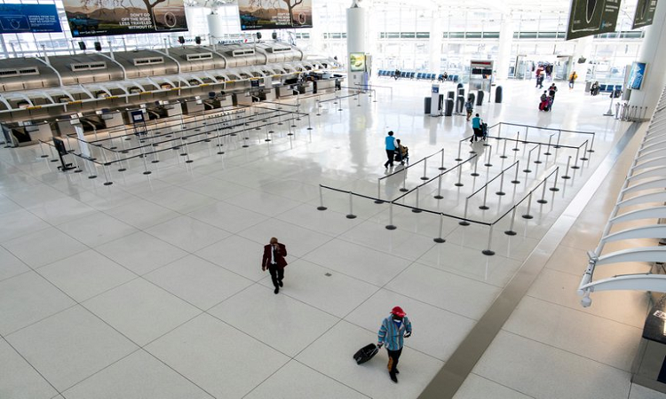 Estados Unidos levantará desde el lunes algunas de las restricciones que rigen para pasajeros aéreos