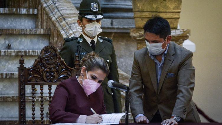 Áñez bajó su candidatura a la presidencia