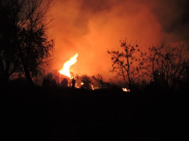 Incendio de gran magnitud en inmediaciones del Santa Fe Rugby Club