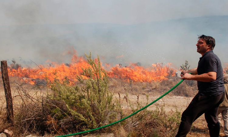 Damián De Santo: los incendios en Villa Giardino rodearon sus cabañas