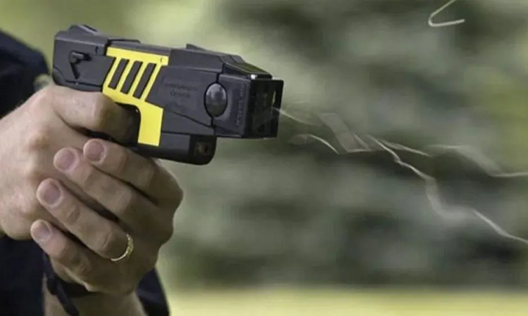 Comprarán pistolas Taser para equipar a la policía