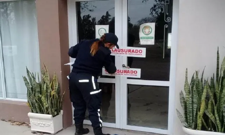 Le cobraron el hisopado a los invitados de la fiesta