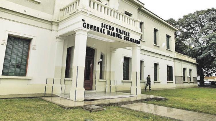 Piden frenar las reformas en la educación de los liceos militares