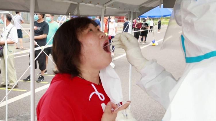 China hará test de coronavirus a 9 millones de personas tras un rebrote en dos meses