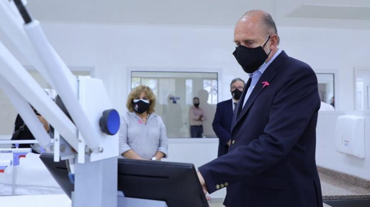 Perotti inauguró el reacondicionamiento del viejo hospital Iturraspe