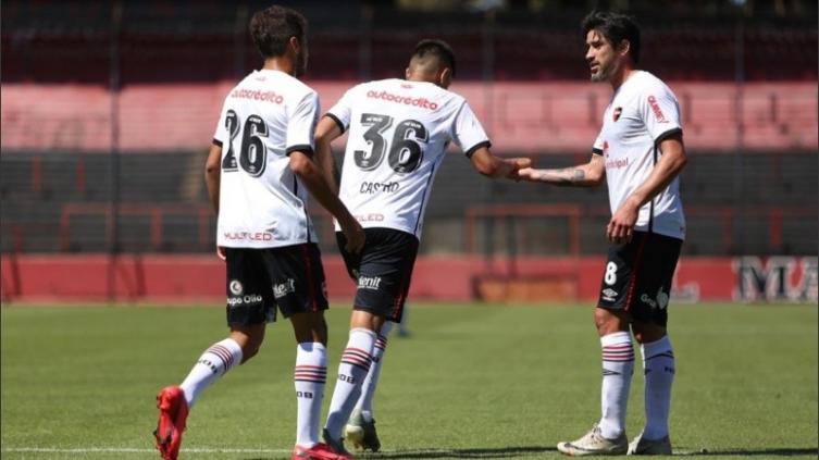 Newell's le ganó a Sarmiento de Junín 3 a 0, con doblete de Sebastián Palacios