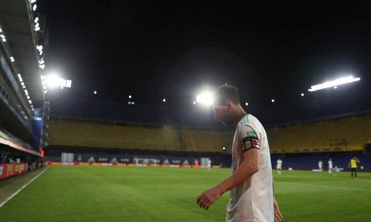 La FIFA amagó con Santiago del Estero, pero la Selección jugará en La Bombonera