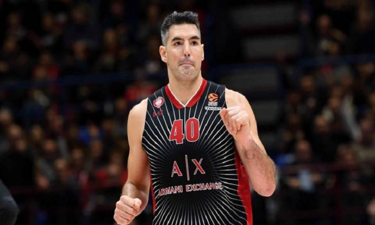 Scola, el inoxidable