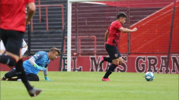 Newell's derrotó en el amistoso a Colón en Rosario