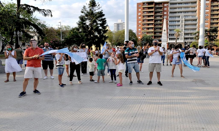 Hubo caravana por la vuelta a clases