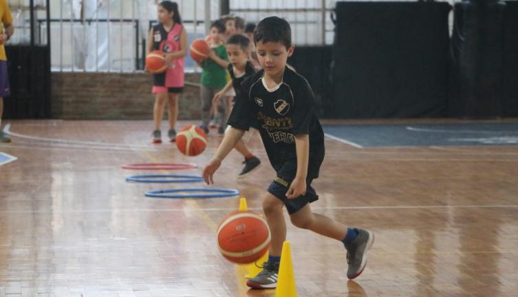 La provincia habilitó las actividades deportivas para los menores de 12 años