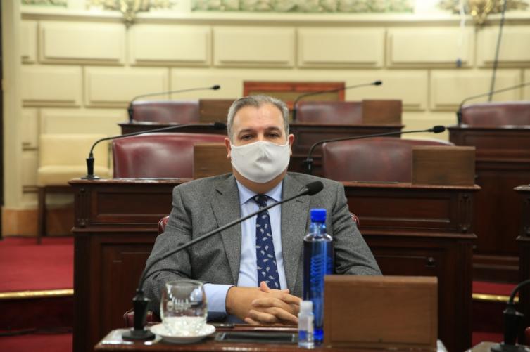 Perotti pide que suspendan las PASO y Farias responde