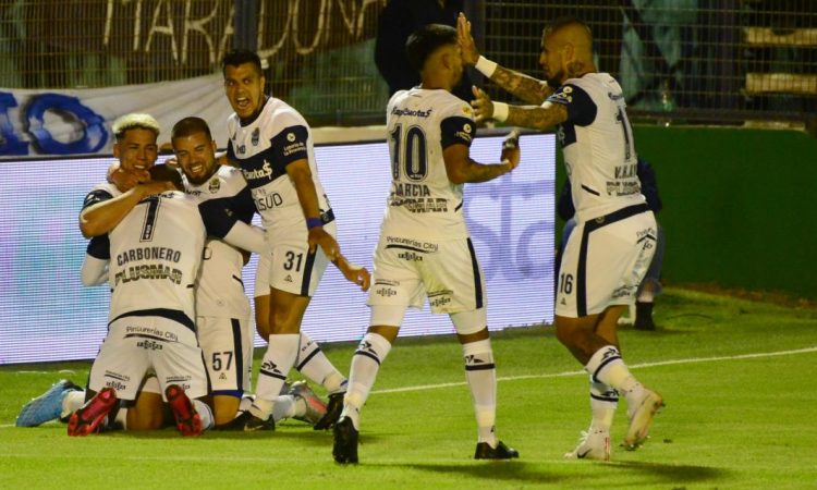 Escándalo en Gimnasia: denunciaron a un jugador por acoso sexual